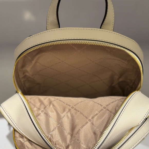 Michael Kors Jaycee Medium Backpack MK Graphic Logo Glitter Gold/Light Cream - Picture 13 of 13